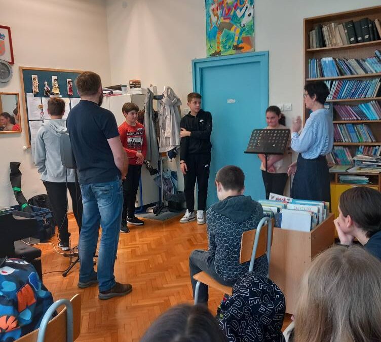 Radioaktivna slušaonica